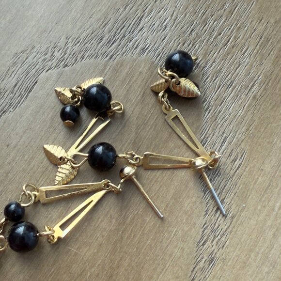 Vintage Gold & Black Beaded Dangle Earrings With Leaf Accents - Picture 2 of 7